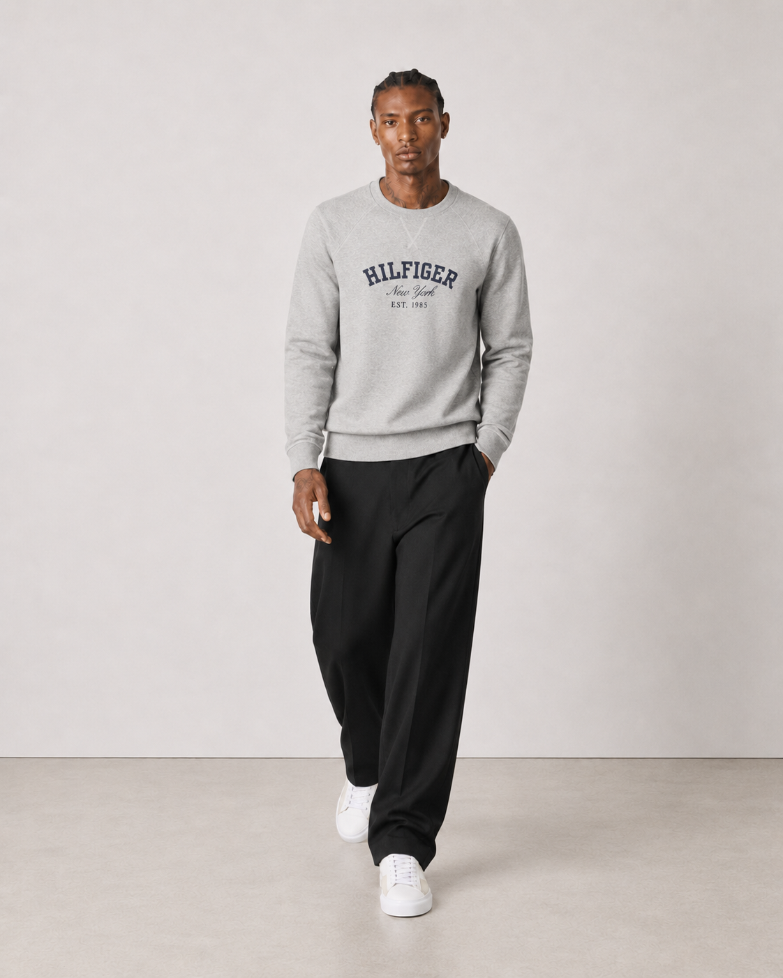 Tommy Hilfiger Men's Embroidered Long Sleeve Sweatshirt Grey Heather 09T4450 004