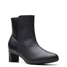 Clarks Women's Kyndall Faye Boot Black 26174300