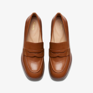 Clarks Women's Zoya85 Walk Tan Leather 26176656 - APLAZE