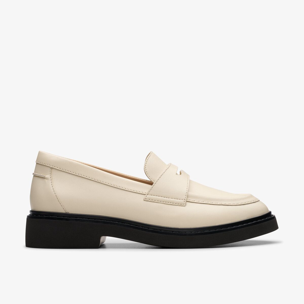 Clarks Women's Splend Edge Cream Leather 26179542