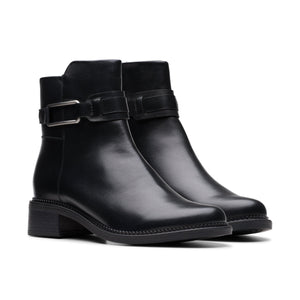 Clarks Women's Maye Bella Black Leather - pair view