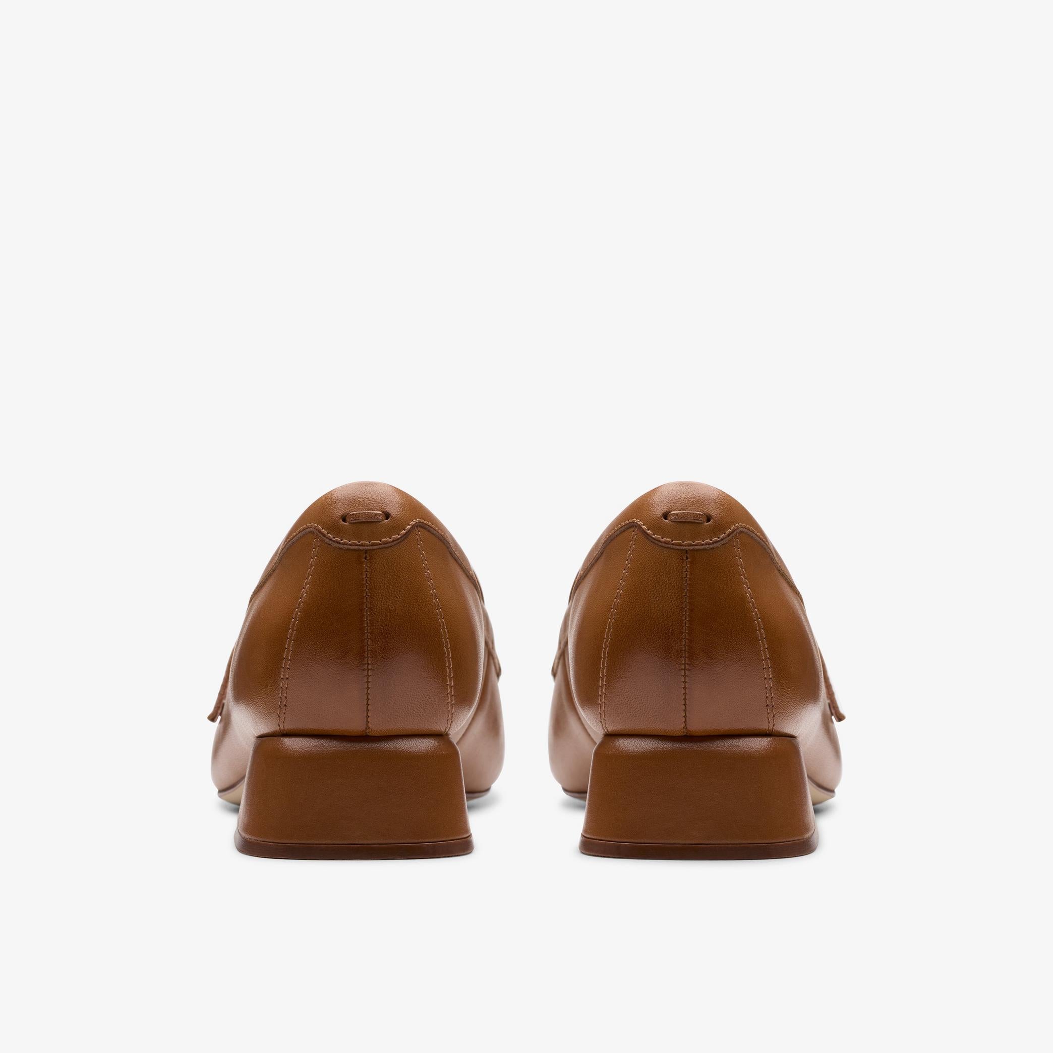 Clarks Women's Daiss30 Trim Dark Tan Leather 26180331