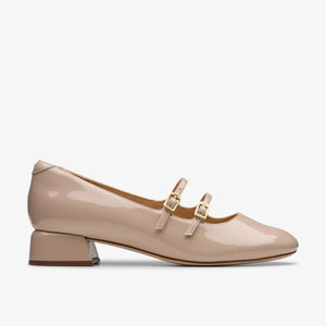 Clarks Women's Daiss30 Shine Sand Patent Leather 26181313