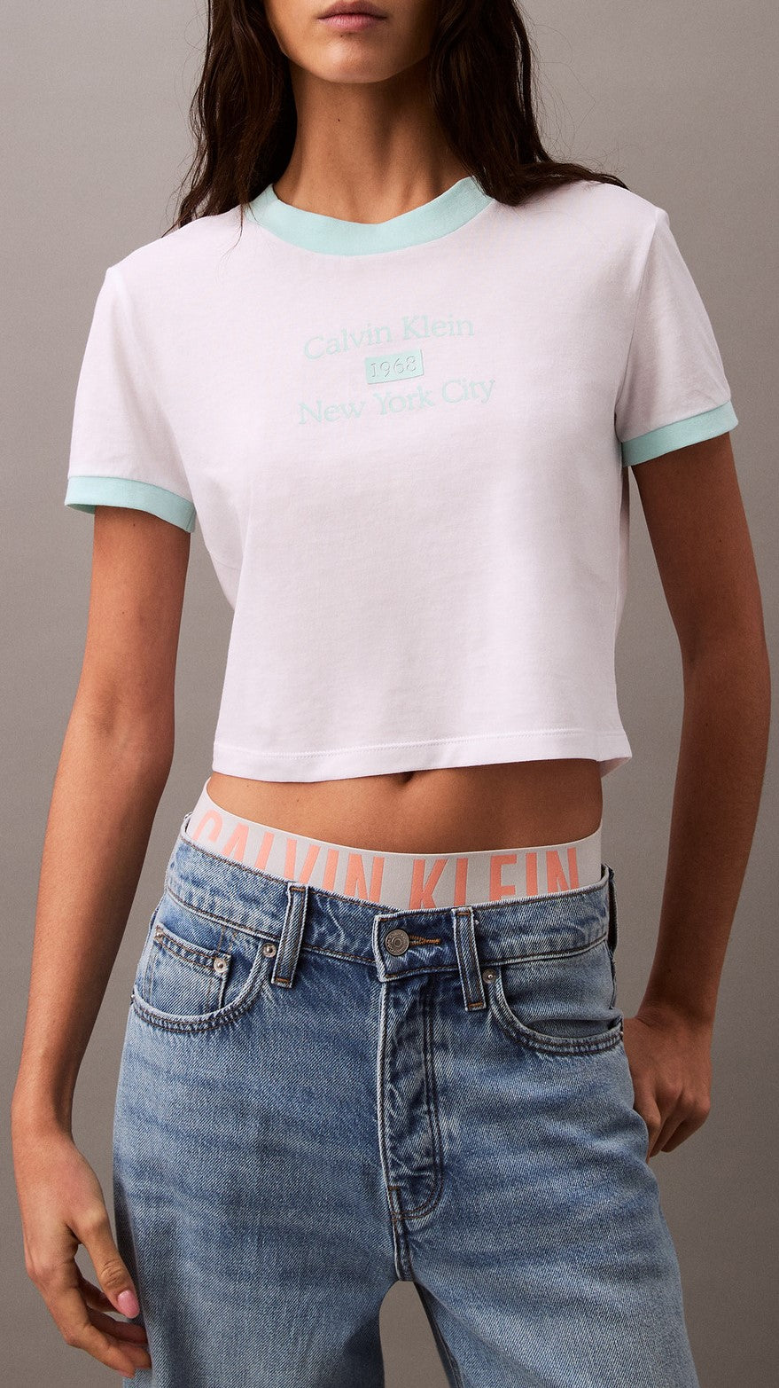 Calvin Klein Women's SS Drapey Jersey Crop T-Shirt Brilliant White/Blue Light 47B808G 113