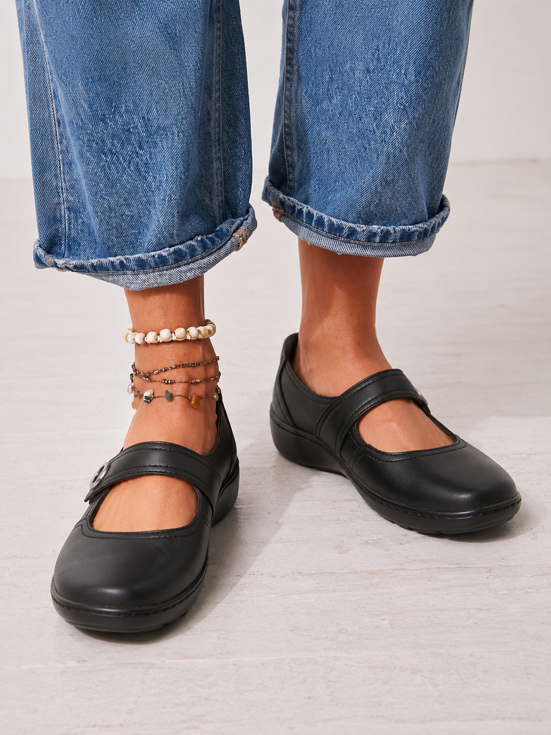 Clarks Women's Cora Ease Mary Jane Black Leathert 26180468