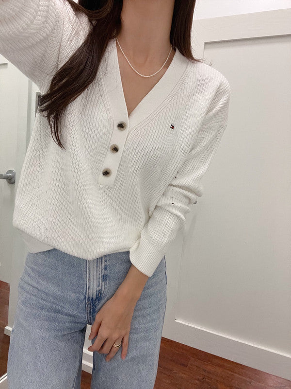 Tommy Hilfiger Women's Henry V-Neck Knit Sweater Milky Way 76J2920 110 T3