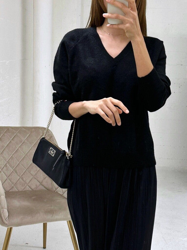 Tommy Hilfiger Women's Relaxed Fit V-Neck Sweater Black 76J3353 001 T2