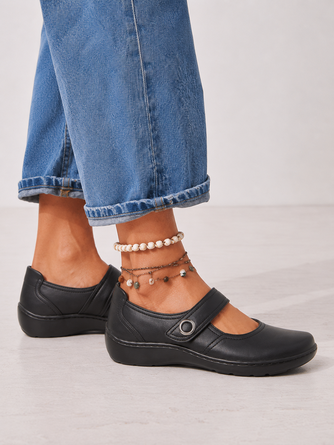 Clarks Women's Cora Ease Mary Jane Black Leather 26180468