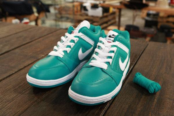 Nike SB Air Force Low Supreme Blue AA0871 313 - Main Image