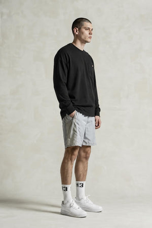 AI model photo - Dickies Heavyweight Long Sleeve Pocket T-Shirt Black WL450BK