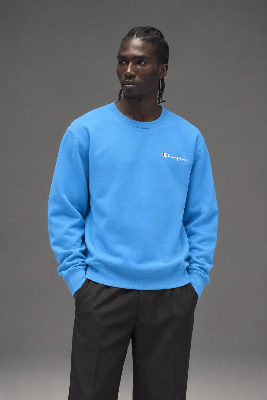 AI model photo - Champion Powerblend Fleece Crew Script Logo Swiss Blue GF88H Y08160 YVC