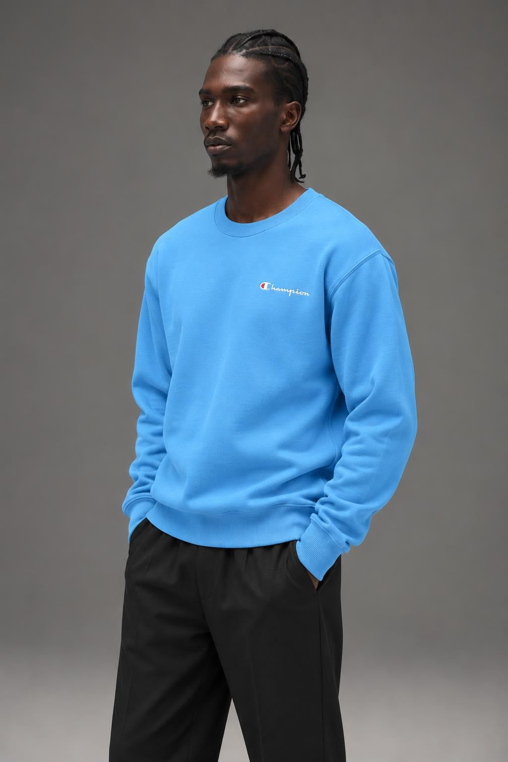 AI model photo - Champion Powerblend Fleece Crew Script Logo Swiss Blue GF88H Y08160 YVC