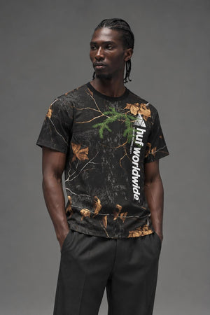 AI model photo - HUF Realtree Peak Logo Short Sleeve Tee Realtree Black TS01162