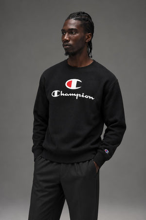AI model photo - Champion Fleece Crew Black GF88H 586222 BKC