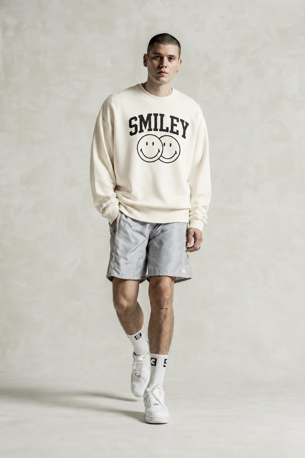AI model photo - H&M Men's Relaxed Fit Smiley Printed Sweatshirt Cream 1089317 001 H1