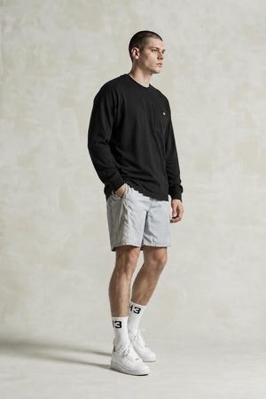AI model photo - Dickies Heavyweight Long Sleeve Pocket T-Shirt Black WL450BK