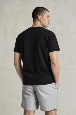 AI model photo - Globe Block Tee Black GB01410004