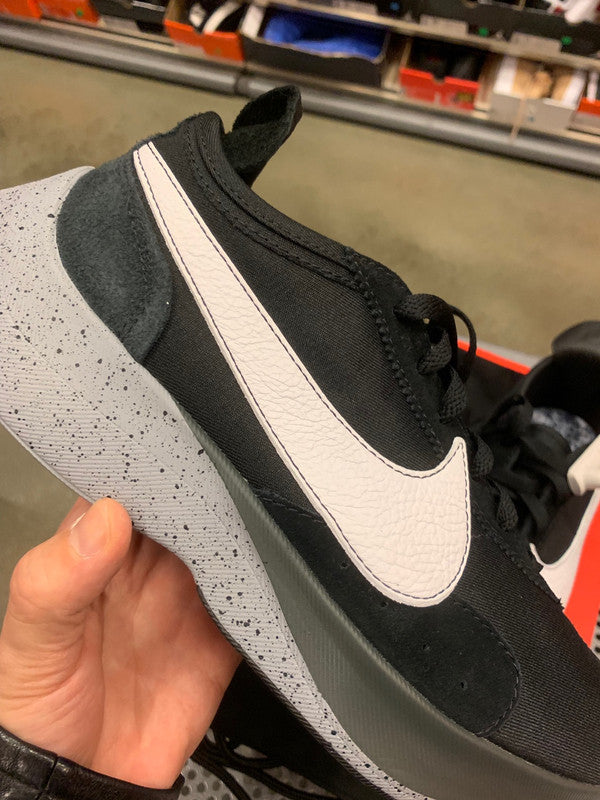 Nike Moon Racer Black/White Wolf Grey AQ4121 001