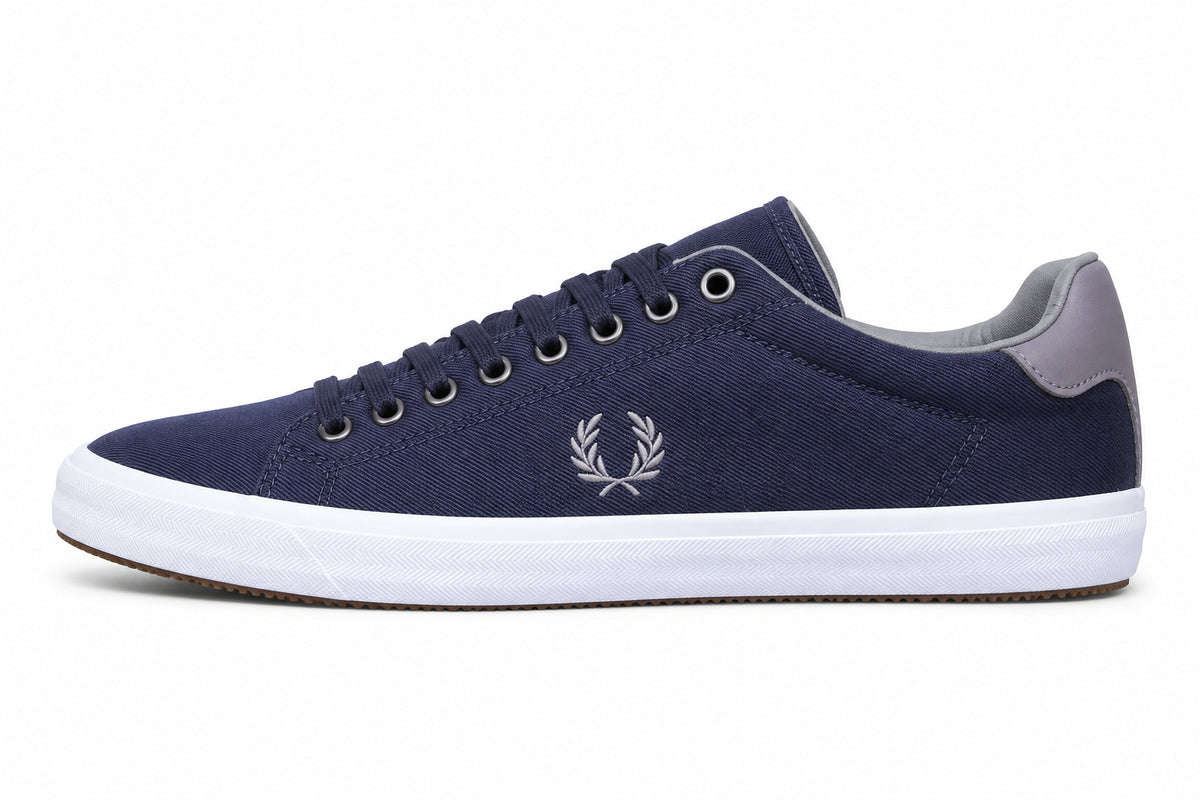 FRED PERRY HOWELLS TWILL B7467-584 CARBON BLUE