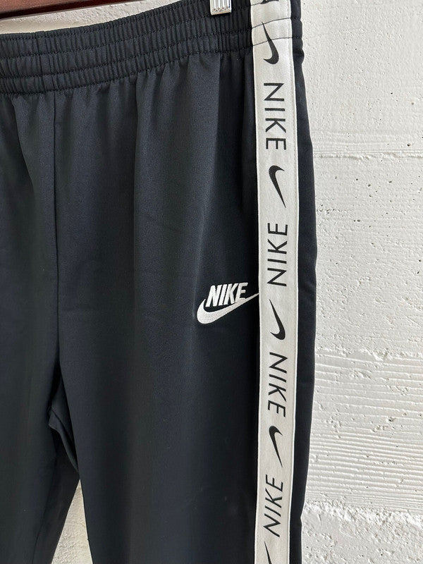 Nike Girl's Sportswear Tracksuit (Extended Size) Black/White/White DM8513 010 N4