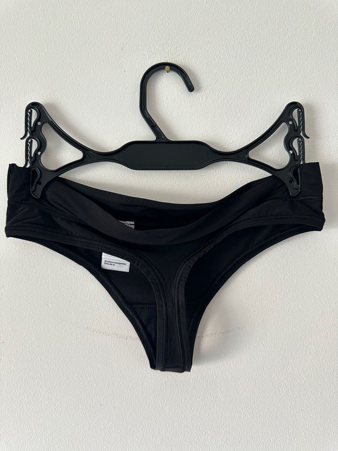 Calvin Klein Women's Thong 3PK Black / Ashford Grey / Nymph's Thigh QP3207O 002