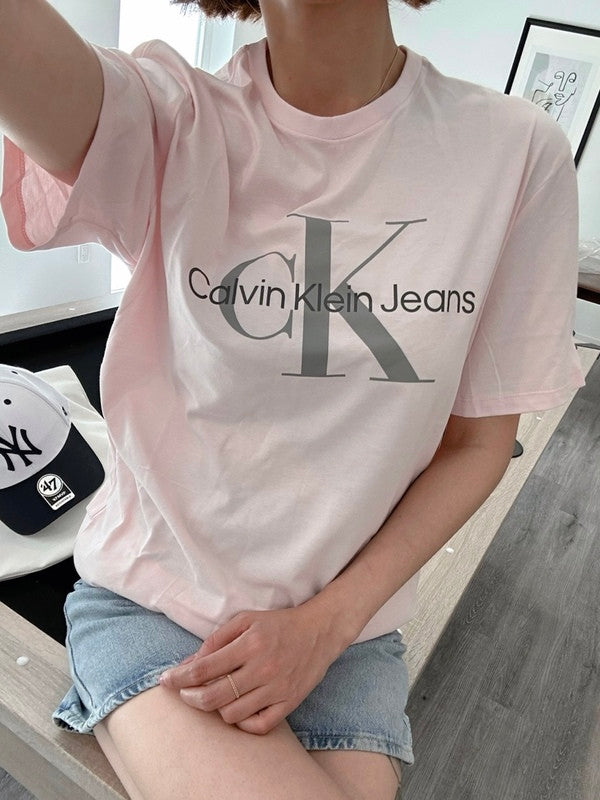Calvin Klein Women's Monogram Logo Crewneck T Shirt Crystal Pink 40DC813 692