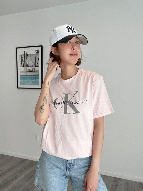Calvin Klein Women's Monogram Logo Crewneck T Shirt Crystal Pink 40DC813 692