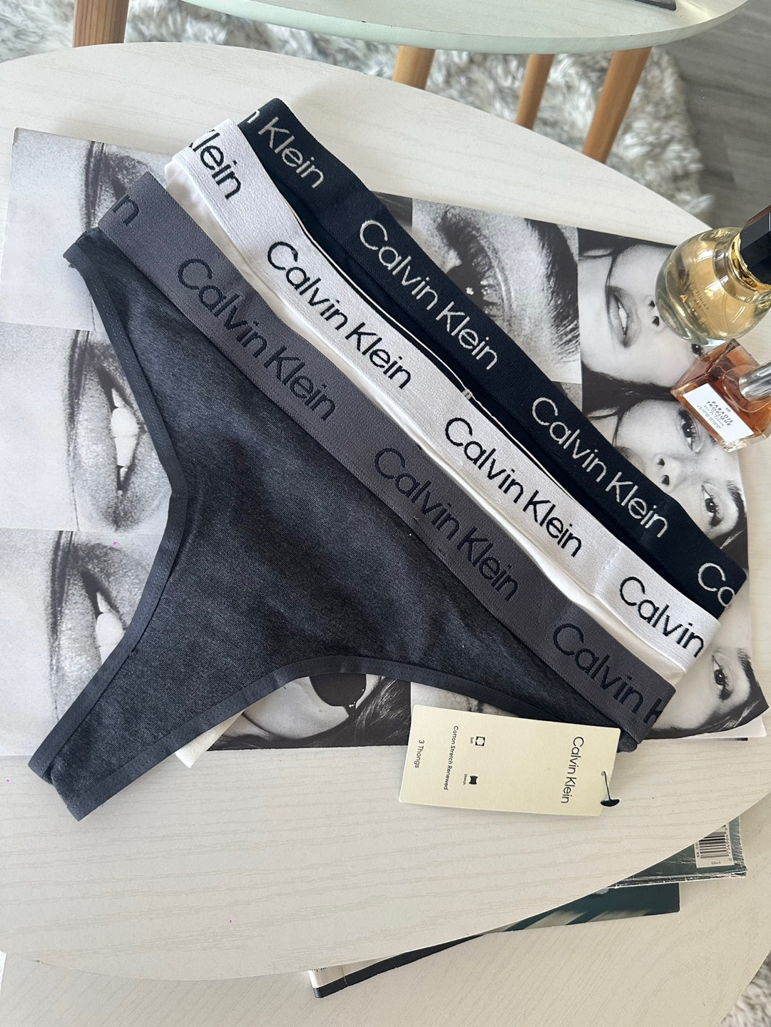 Calvin Klein Women's Thong 3PK Black / White / Charcoal Heather QP2959O 021