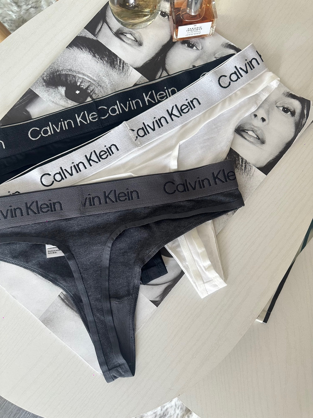 Calvin Klein Women's Thong 3PK Black / White / Charcoal Heather QP2959O 021