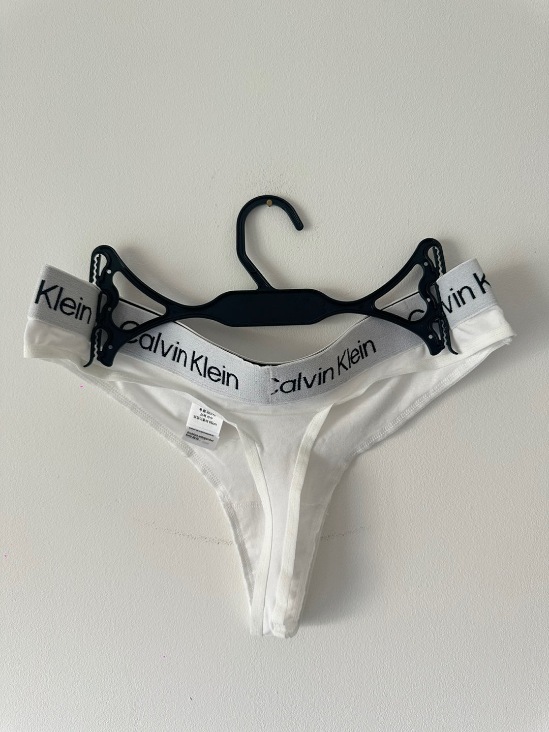 Calvin Klein Women's Thong 3PK Black / White / Charcoal Heather QP2959O 021