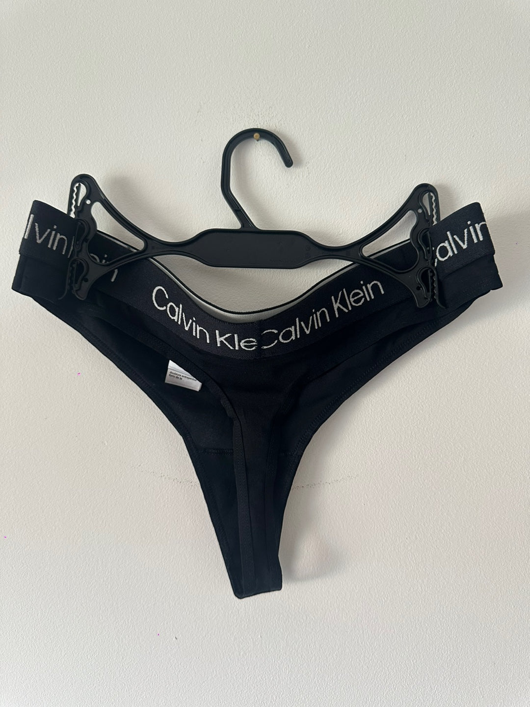 Calvin Klein Women's Thong 3PK Black / White / Charcoal Heather QP2959O 021
