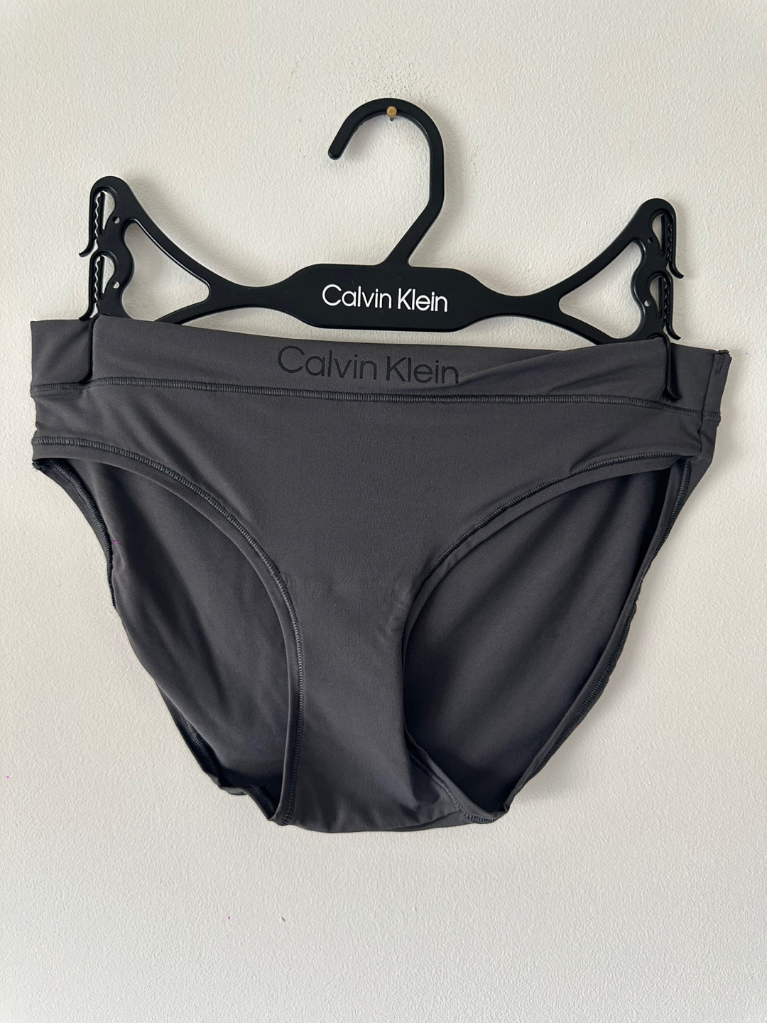 Calvin Klein Women's Bikini 3PK Black / Ashford Grey / Nymph's Thigh QP3206O 002