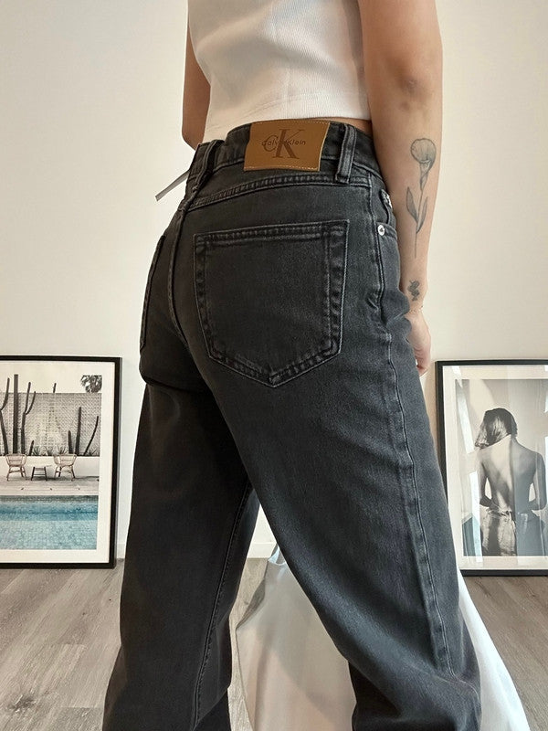 Calvin Klein Women's Signature 90s Straght Jean Ck Essential Black 47B915G 001