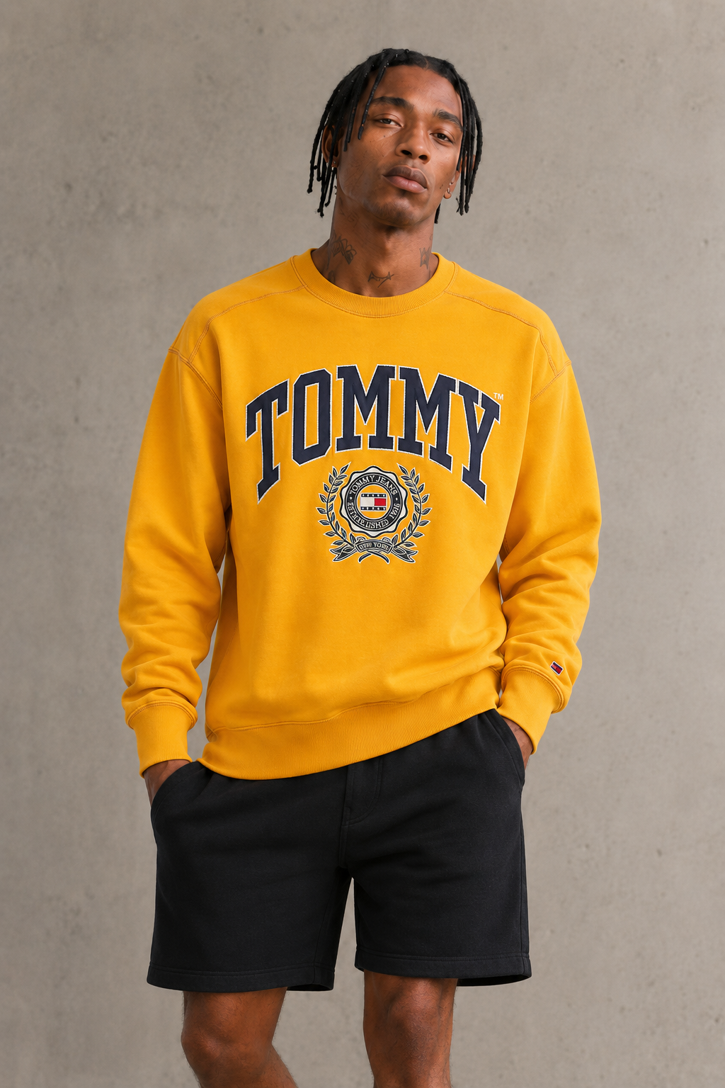Tommy Hilfiger Men's Collegiate Logo Sweatshirt College Gold DM16804 710