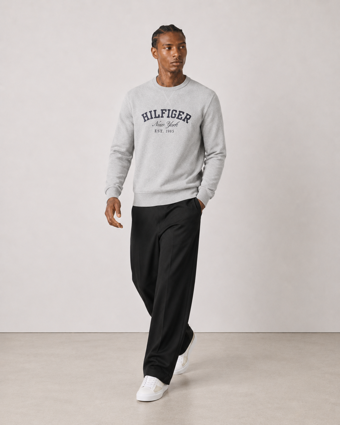 Tommy Hilfiger Men's Embroidered Long Sleeve Sweatshirt Grey Heather 09T4450 004