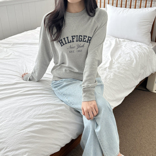 Tommy Hilfiger Men's Embroidered Long Sleeve Sweatshirt Grey Heather 09T4450 004