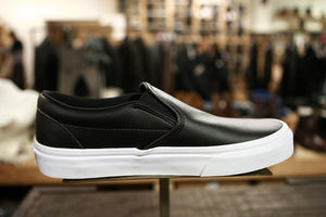 Vans Classic Tumble Slip-on Black VN0A38F7P3O - APLAZE