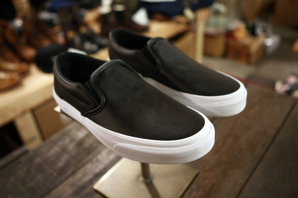 Vans Classic Tumble Slip-on Black VN0A38F7P3O - APLAZE