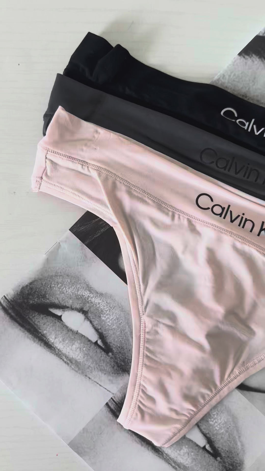 Calvin Klein Women's Thong 3PK Black / Ashford Grey / Nymph's Thigh QP3207O 002
