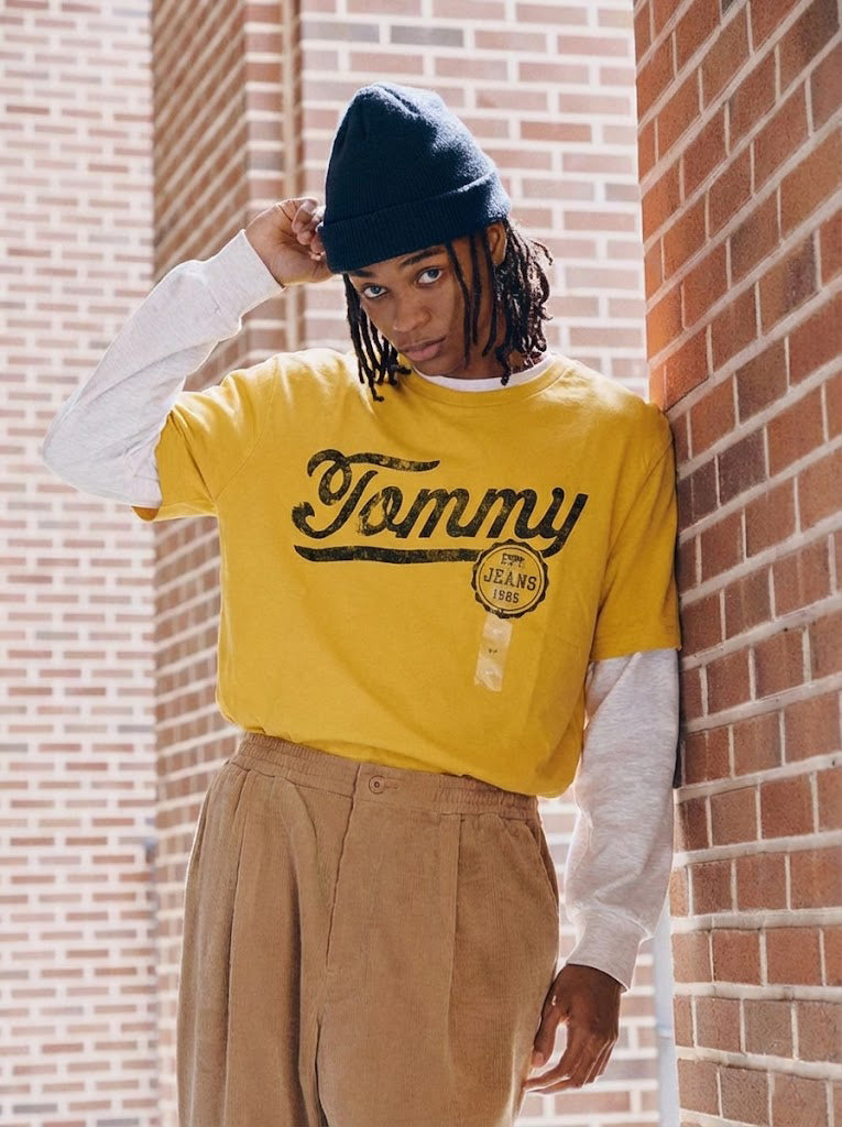 Tommy Hilfiger Mens Tommy Jeans Brick T-Shirt Feather Gold 78J4955 700