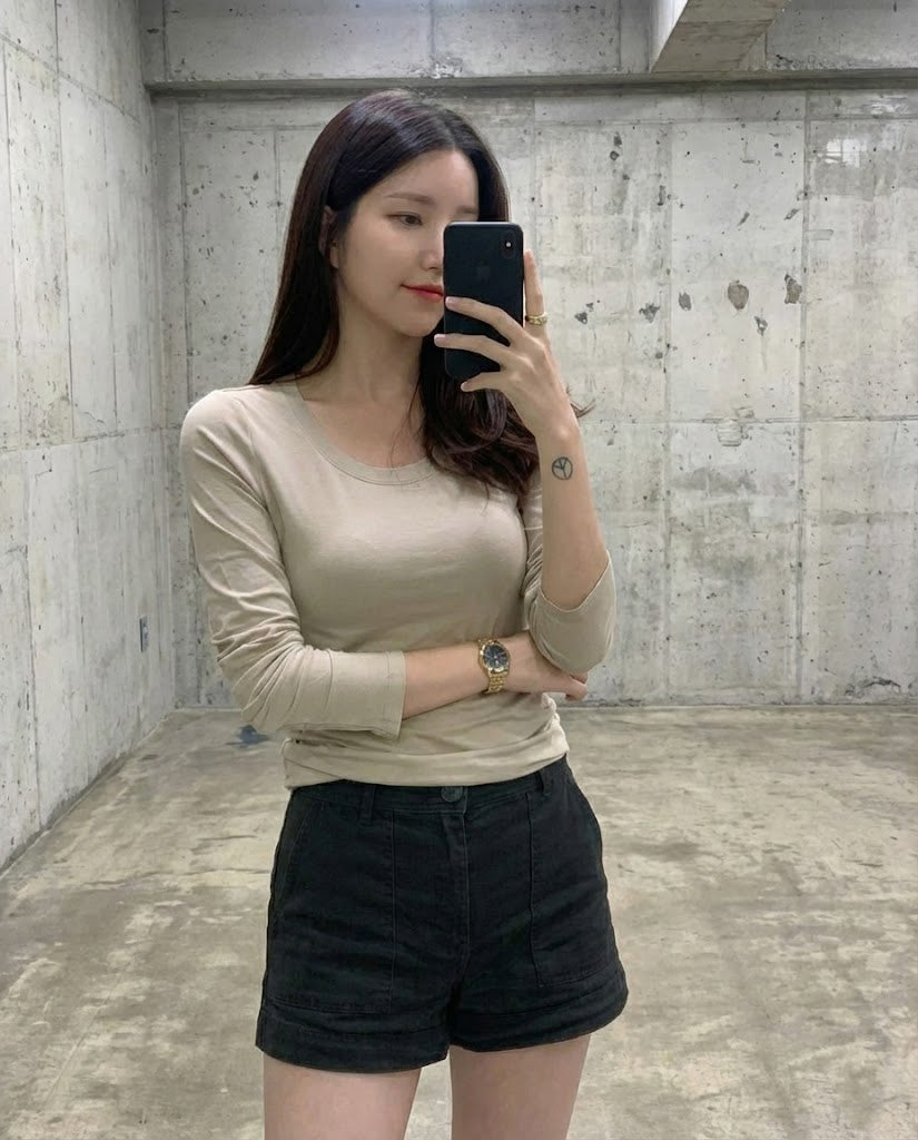 Aplaze Round Neck Long Sleeve Basic Top Desert Beige 62800