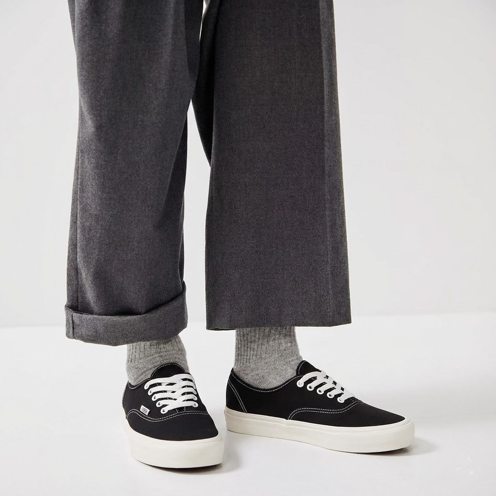 Vans Authentic VR3 Shoe Black/Marshmallow VN0005UD1KP