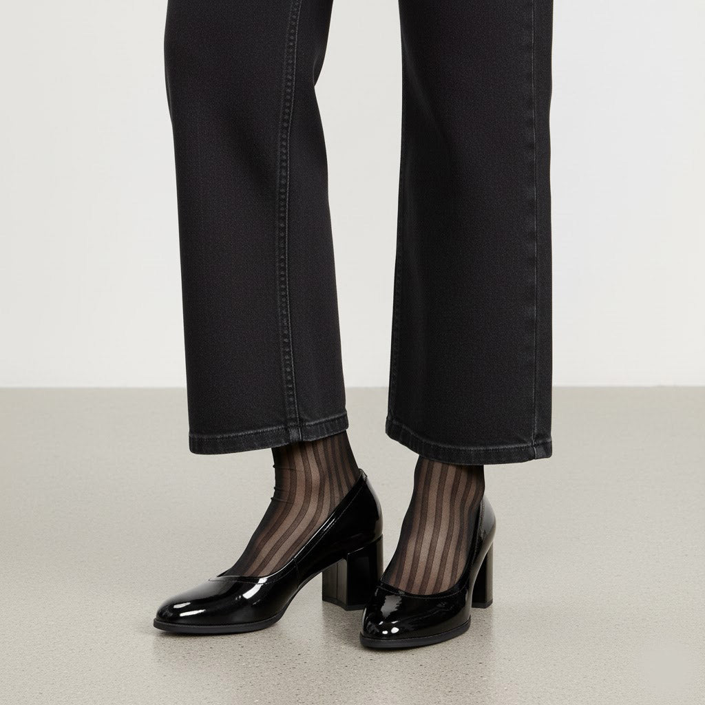 Clarks Women's Freva55 Court Black Pat 26174873