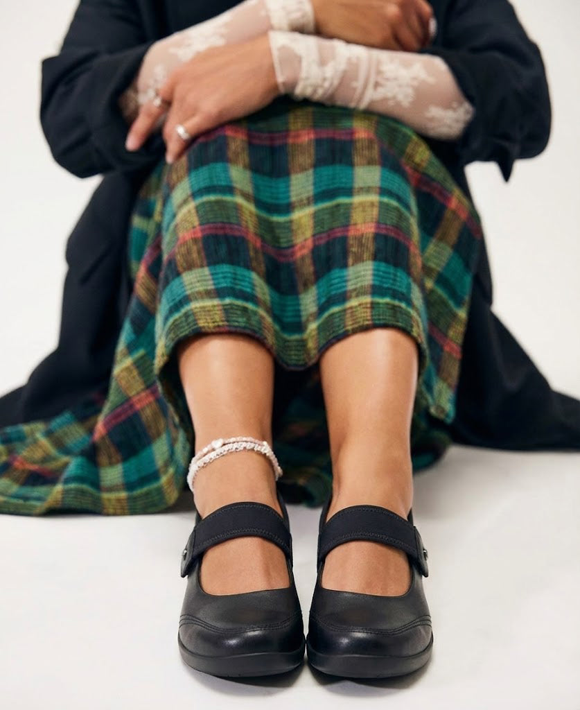 Clarks Women’s Suttyn May Wedge Black Leather 26180134