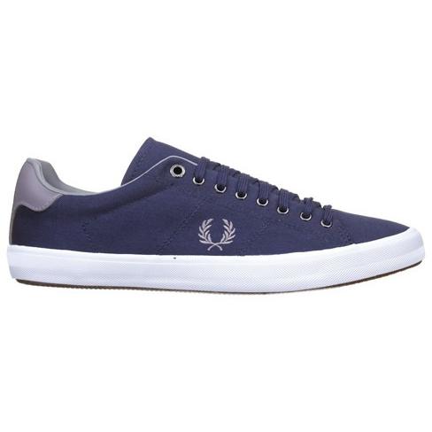 FRED PERRY HOWELLS TWILL B7467-584 CARBON BLUE.