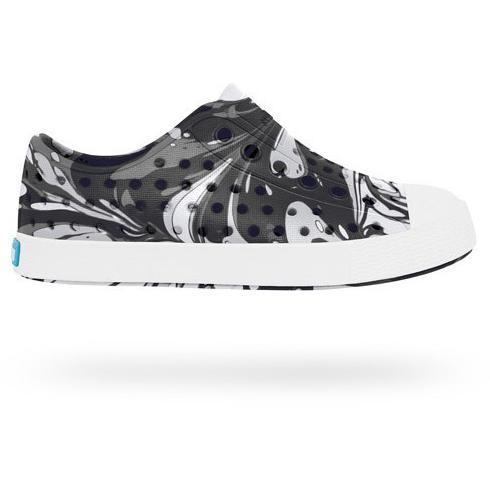 NATIVE Jefferson Marbled Child in Jiffy Black/Shell White/Marble.