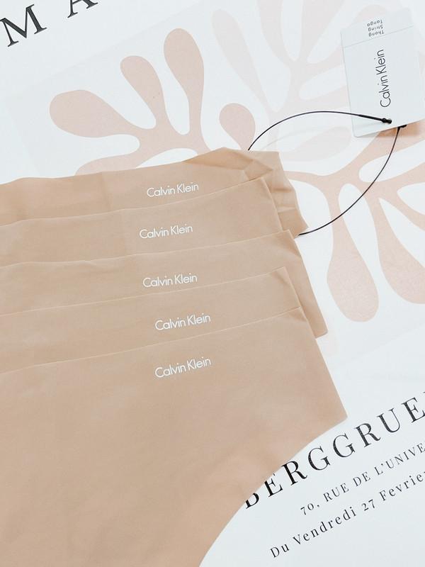 Calvin Klein Women's Invisibles 5 Pack Seamless Hipster Light Caramel