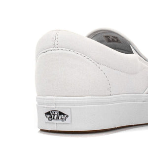 Vans UA ComfyCush Slip-On (Classic) True White VN0A3WMDVNG - APLAZE