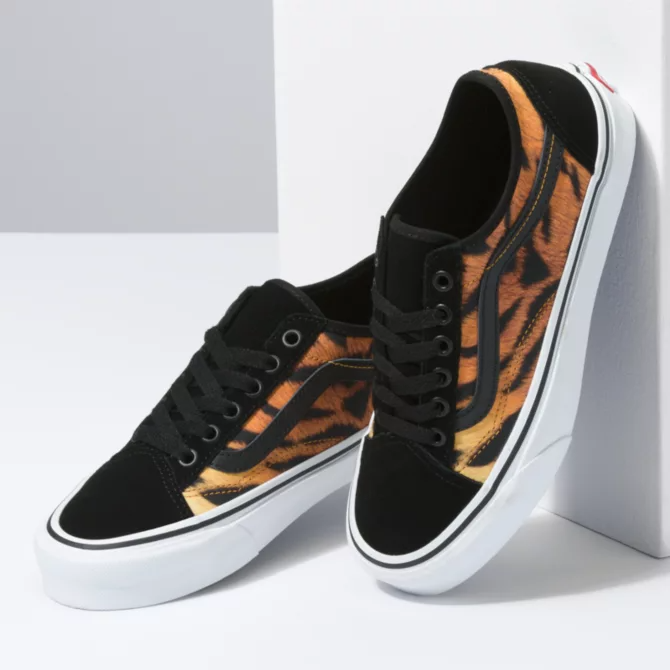 Vans UA Old Skool Tapered Sneakers Tiger/True White VN0A54F48WP.