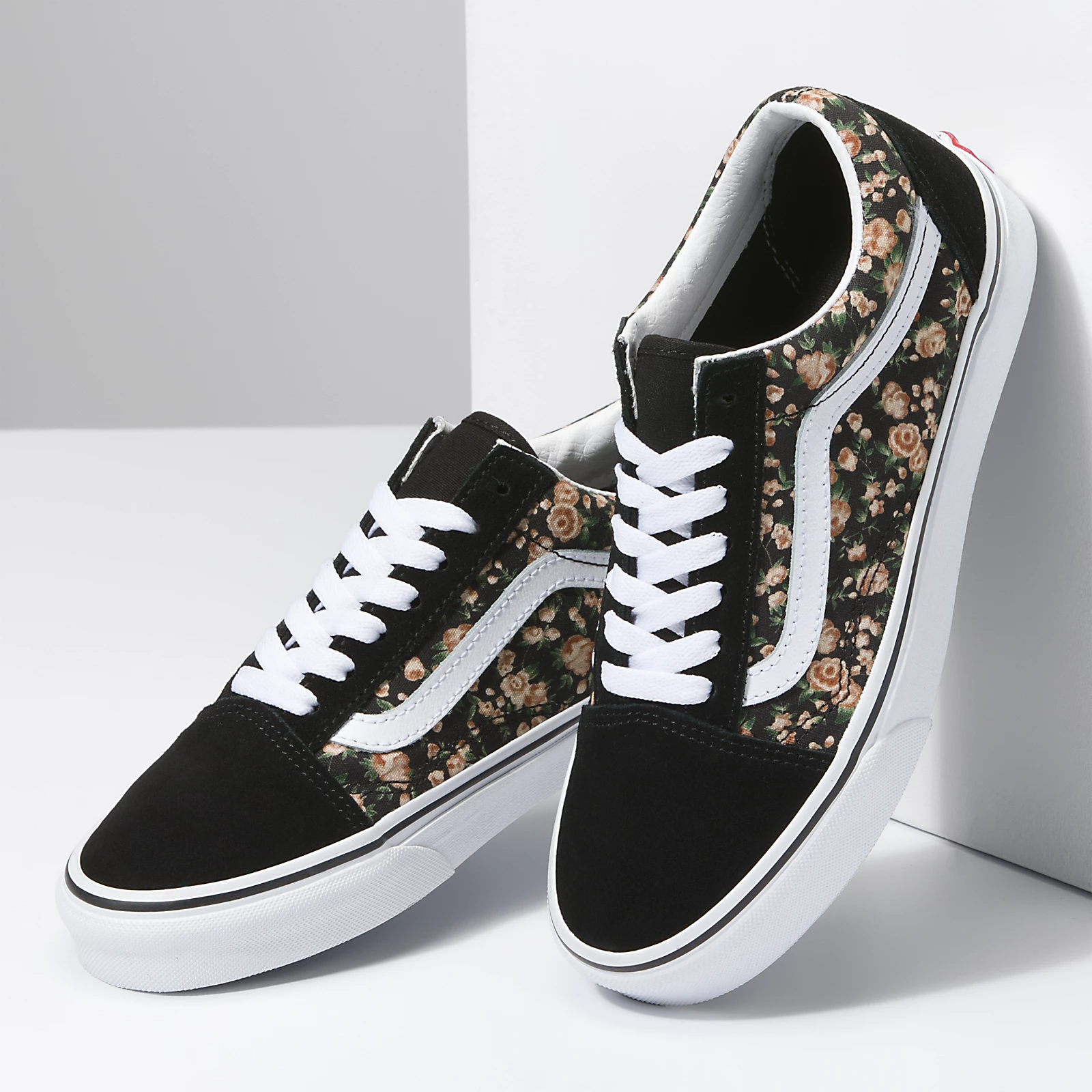 Vans UA Old Skool Rose Dreams Black/White VN0A5JMIY28